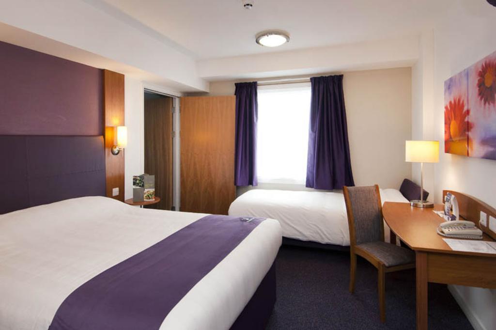 Premier Inn Liverpool Albert Dock 객실 사진